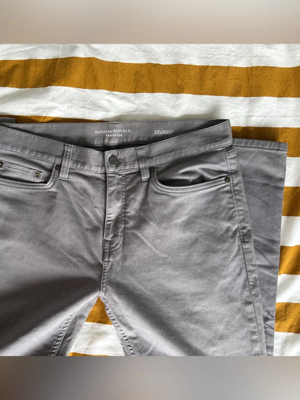 Banana Republic Men’s Light Gray Chinos 32x30